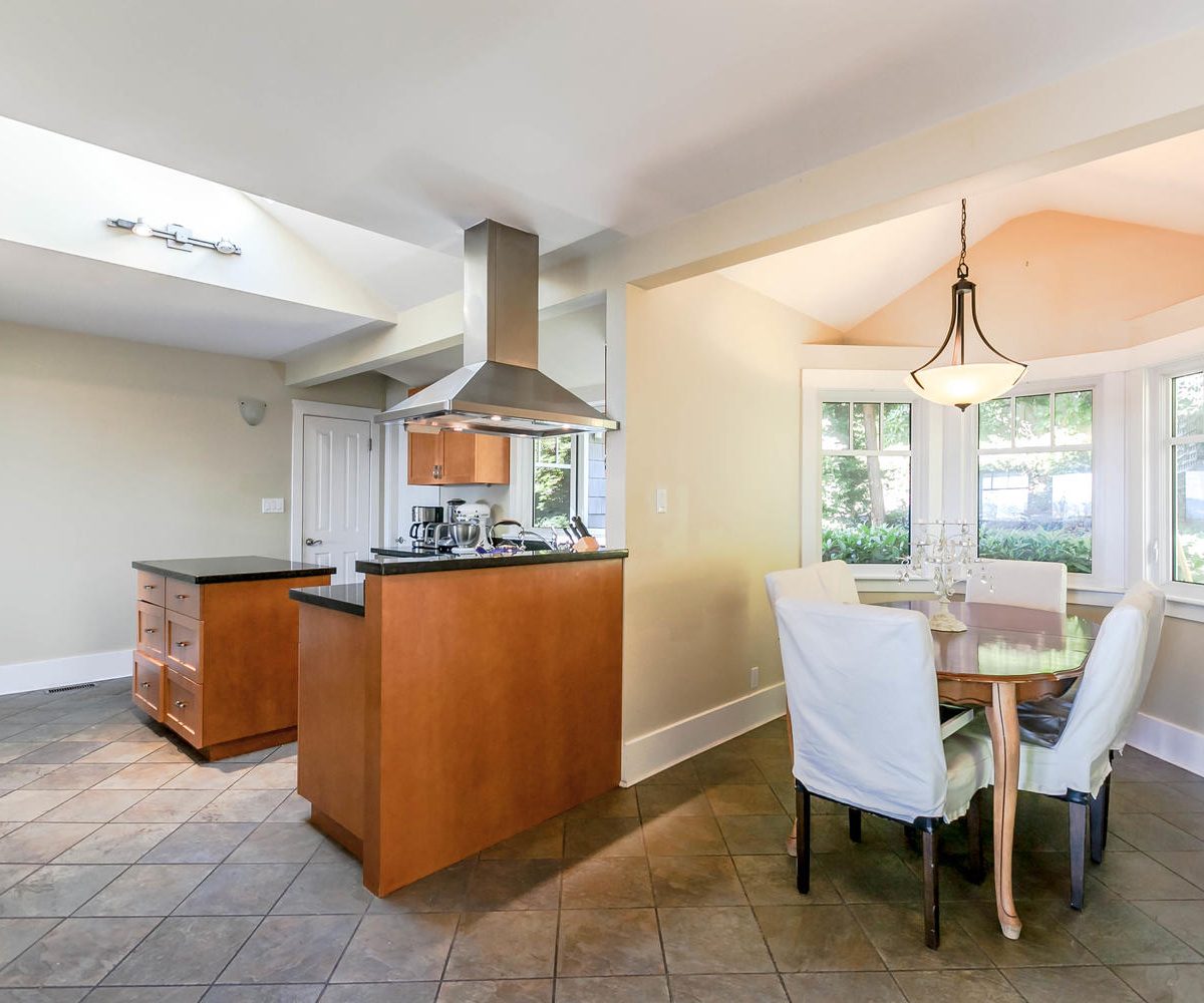 2631 Marine Drive, West Vancouver BC V7V 1L5