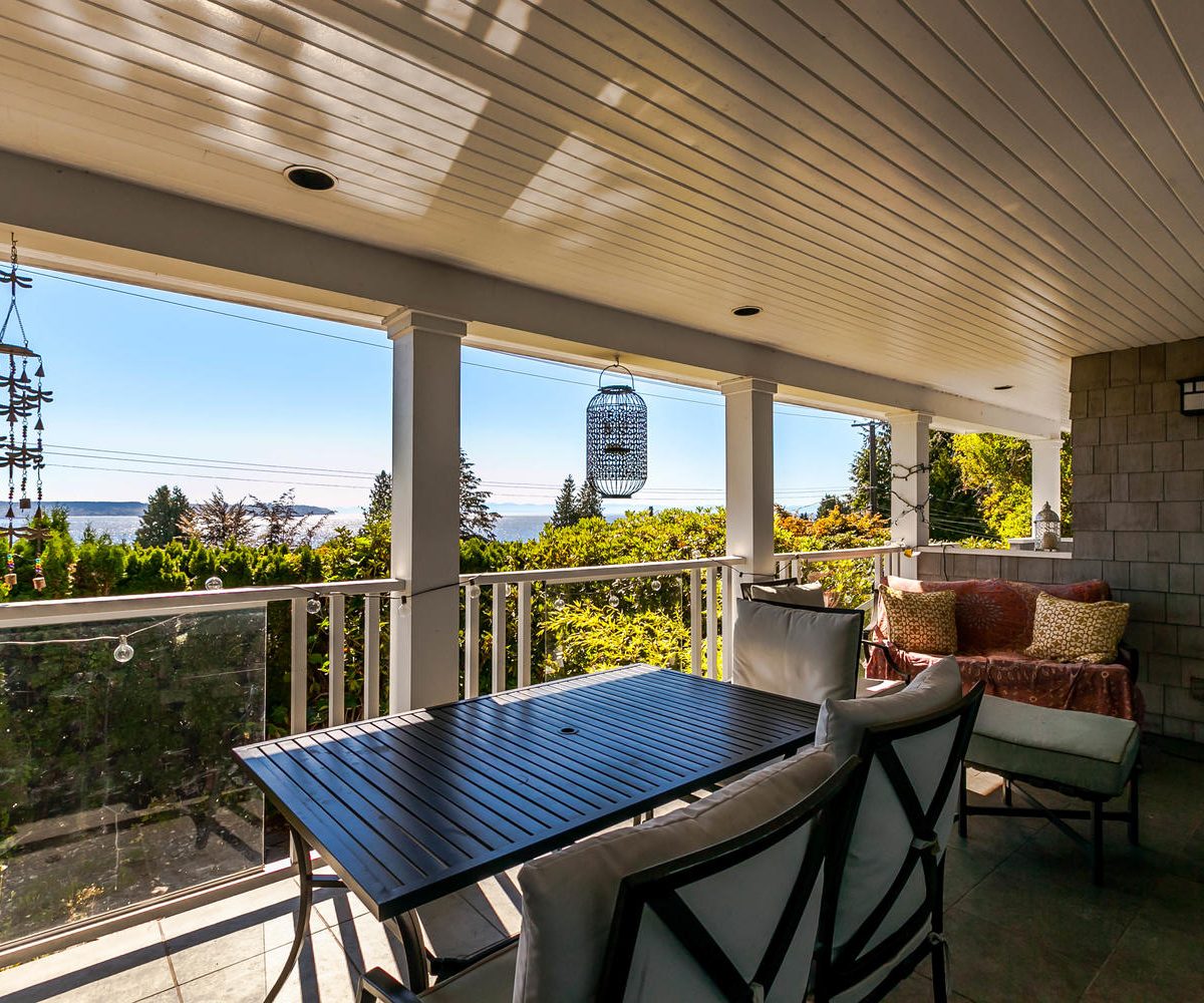 2631 Marine Drive, West Vancouver BC V7V 1L5