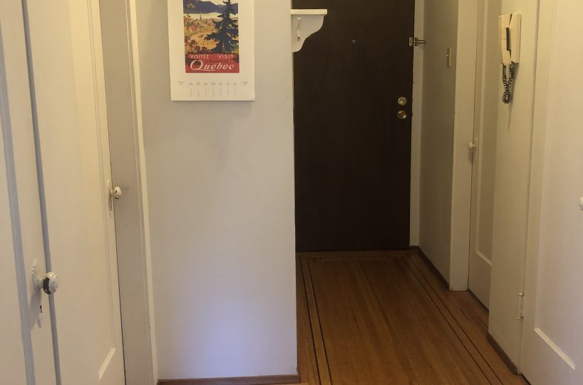 #206 - 2191 1st Avenue West, Vancouver BC V6K 1E7