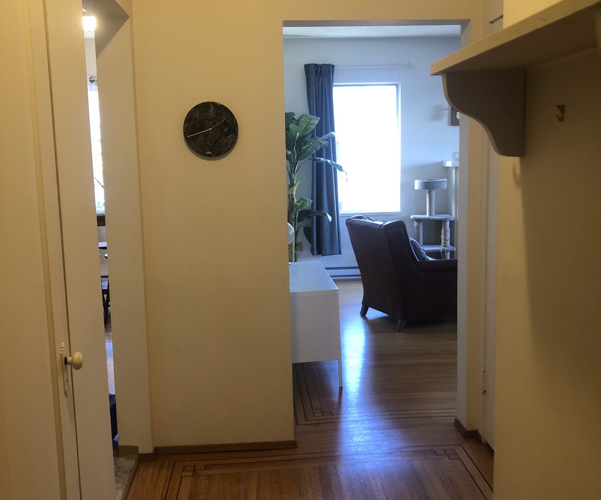 #206 - 2191 1st Avenue West, Vancouver BC V6K 1E7