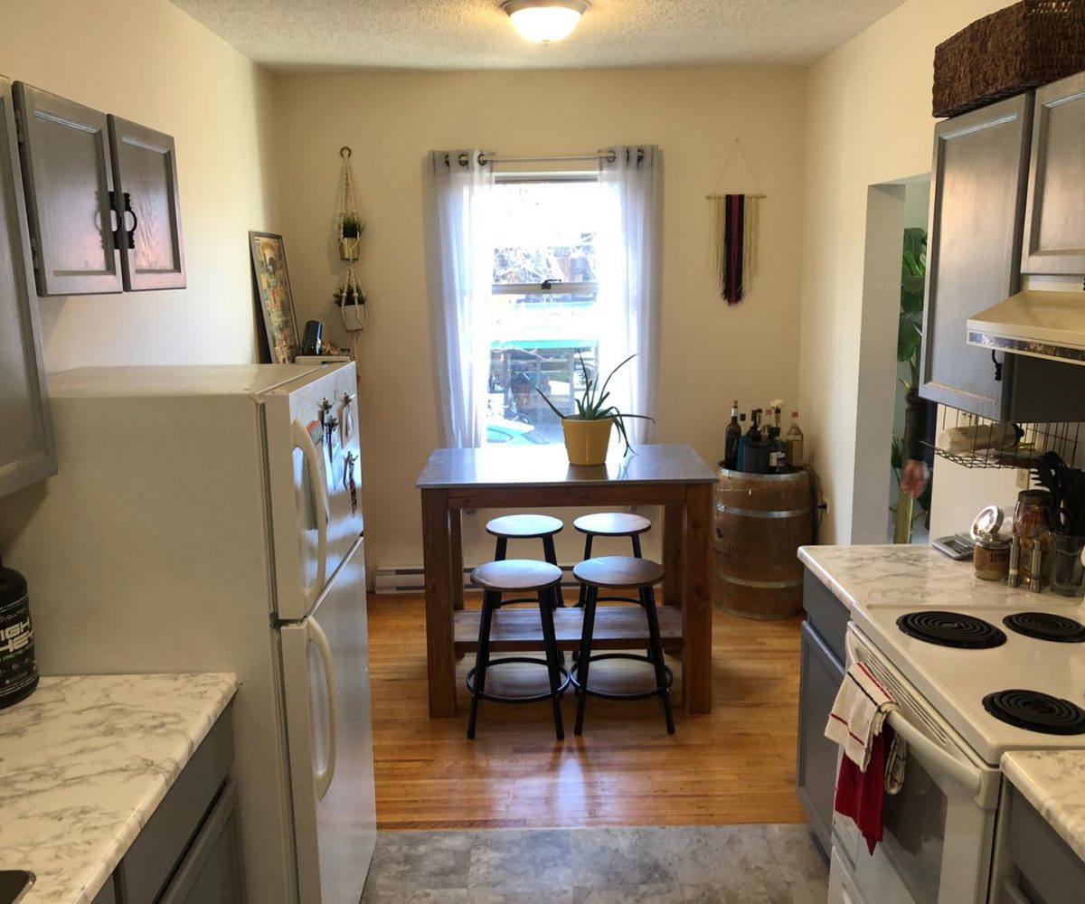 #206 - 2191 1st Avenue West, Vancouver BC V6K 1E7