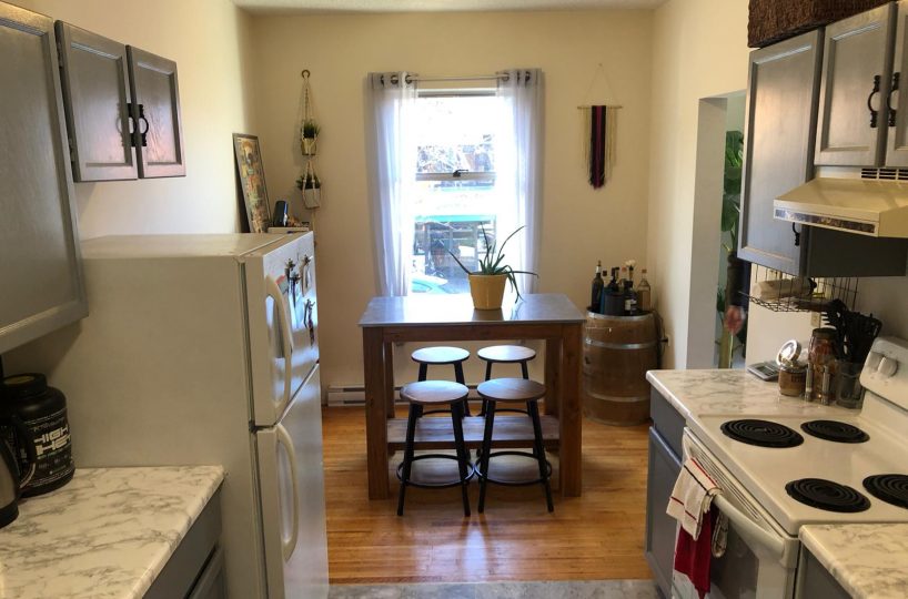 #206 - 2191 1st Avenue West, Vancouver BC V6K 1E7