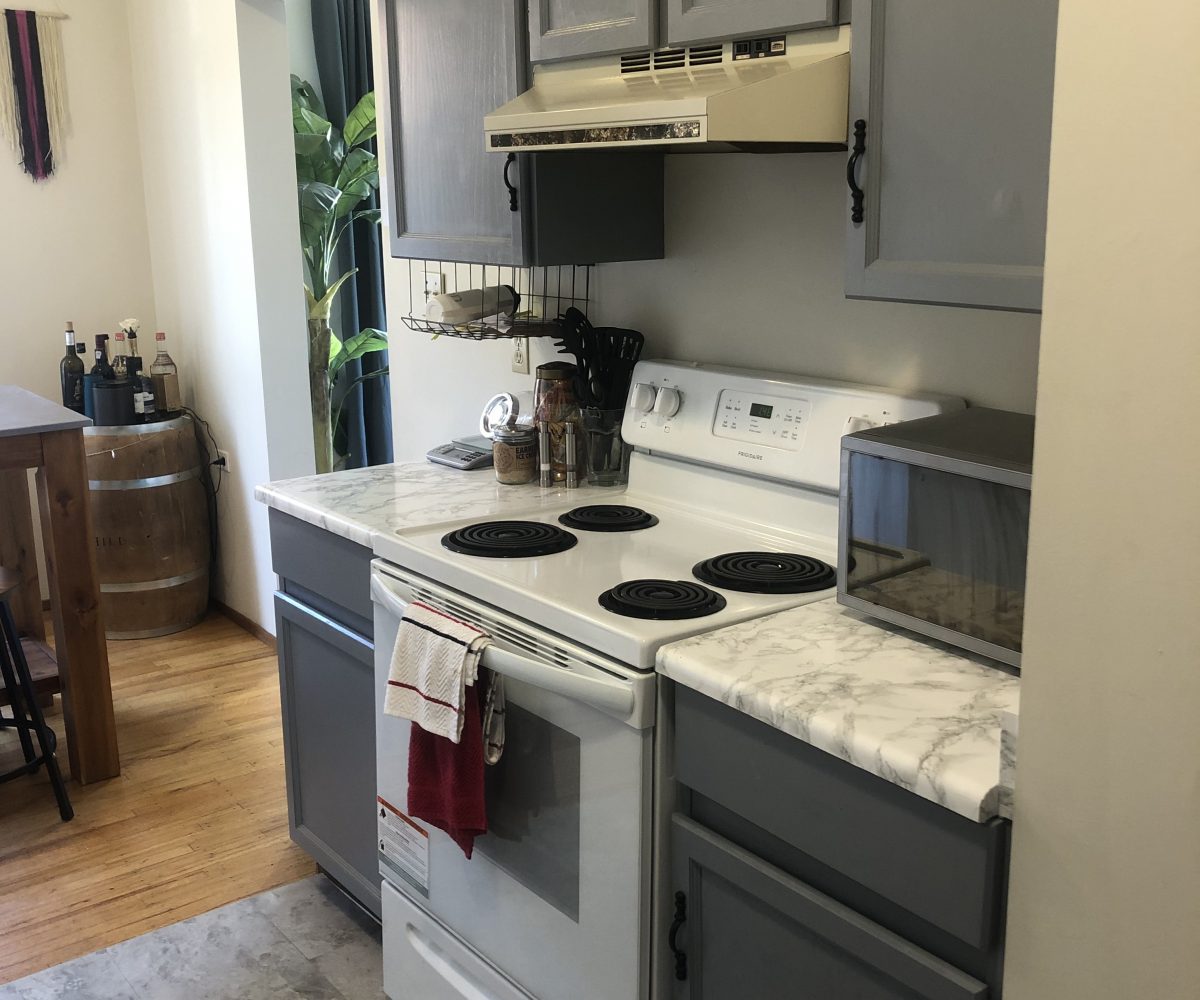 #206 - 2191 1st Avenue West, Vancouver BC V6K 1E7