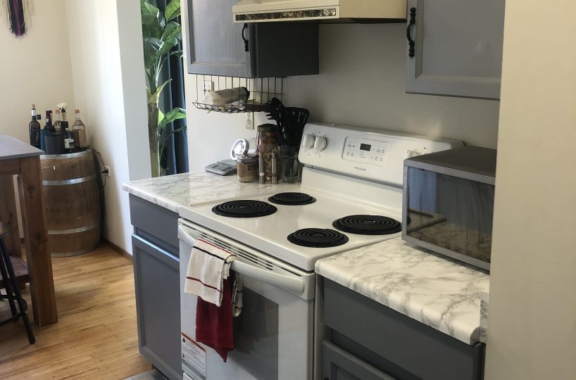 #206 - 2191 1st Avenue West, Vancouver BC V6K 1E7