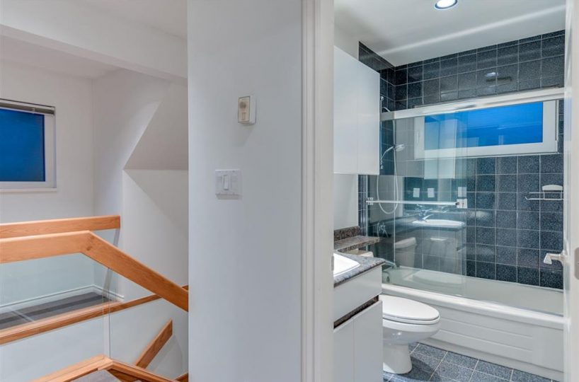 2160 Nelson Avenue, West Vancouver BC V7V 2P7