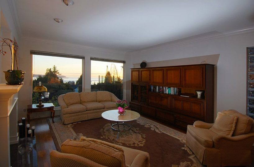 2160 Nelson Avenue, West Vancouver BC V7V 2P7