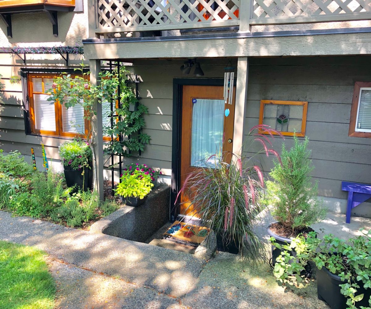 Garden Suite - 615 23rd Street West, North Vancouver BC V7M 2C2