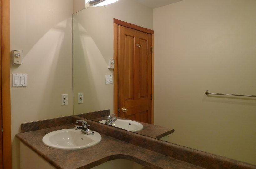 660 Blueridge Avenue, North Vancouver BC V7R 2J3