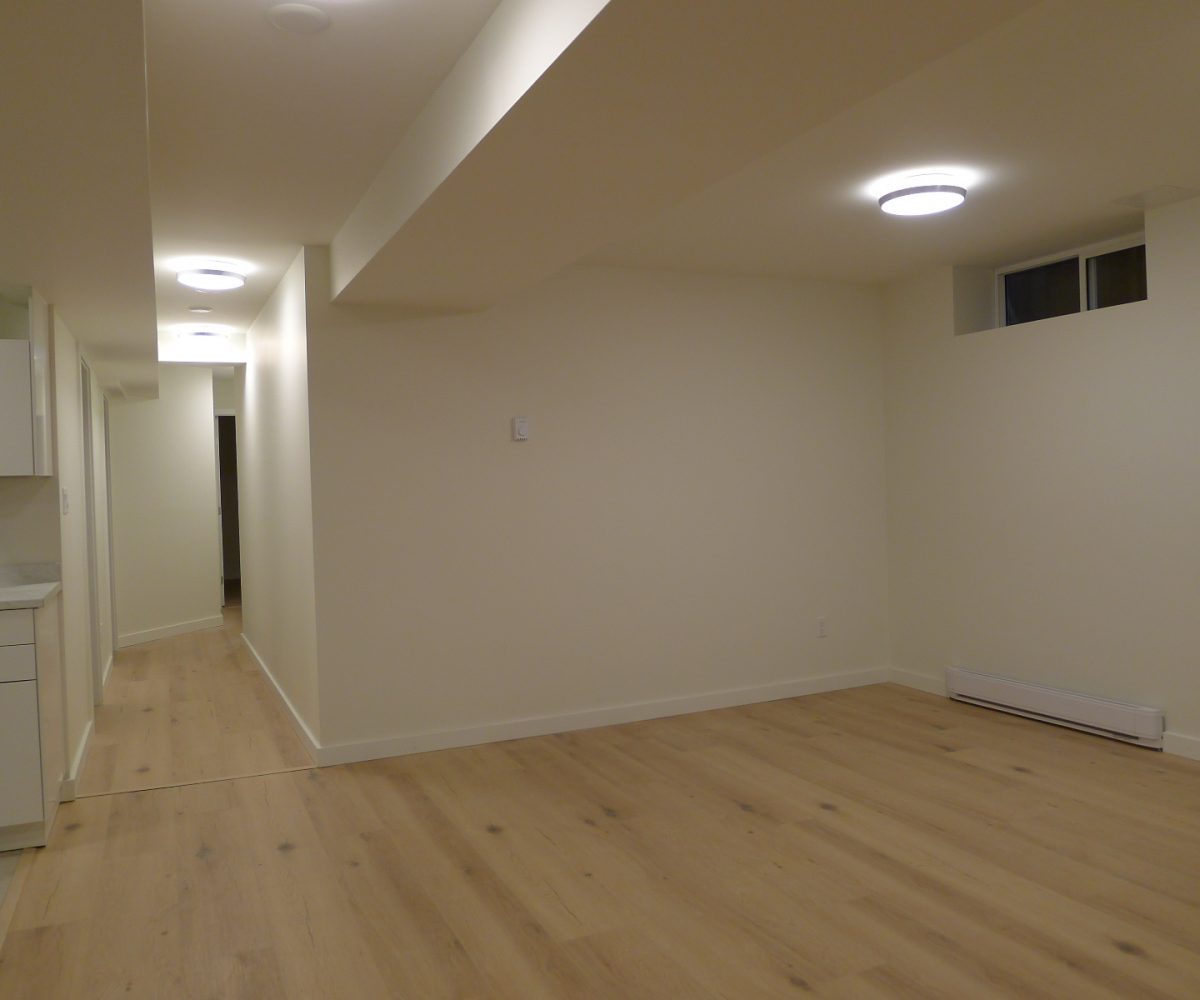 Suite - 2105 Philip Avenue, North Vancouver BC V7P 2W5