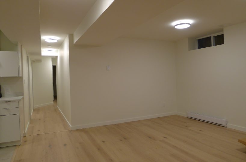 Suite - 2105 Philip Avenue, North Vancouver BC V7P 2W5