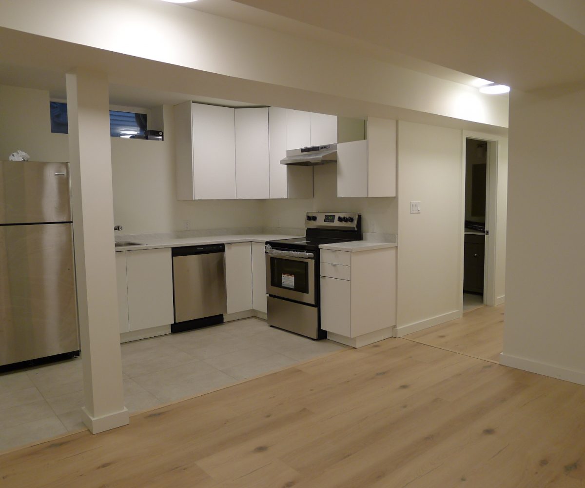 Suite - 2105 Philip Avenue, North Vancouver BC V7P 2W5