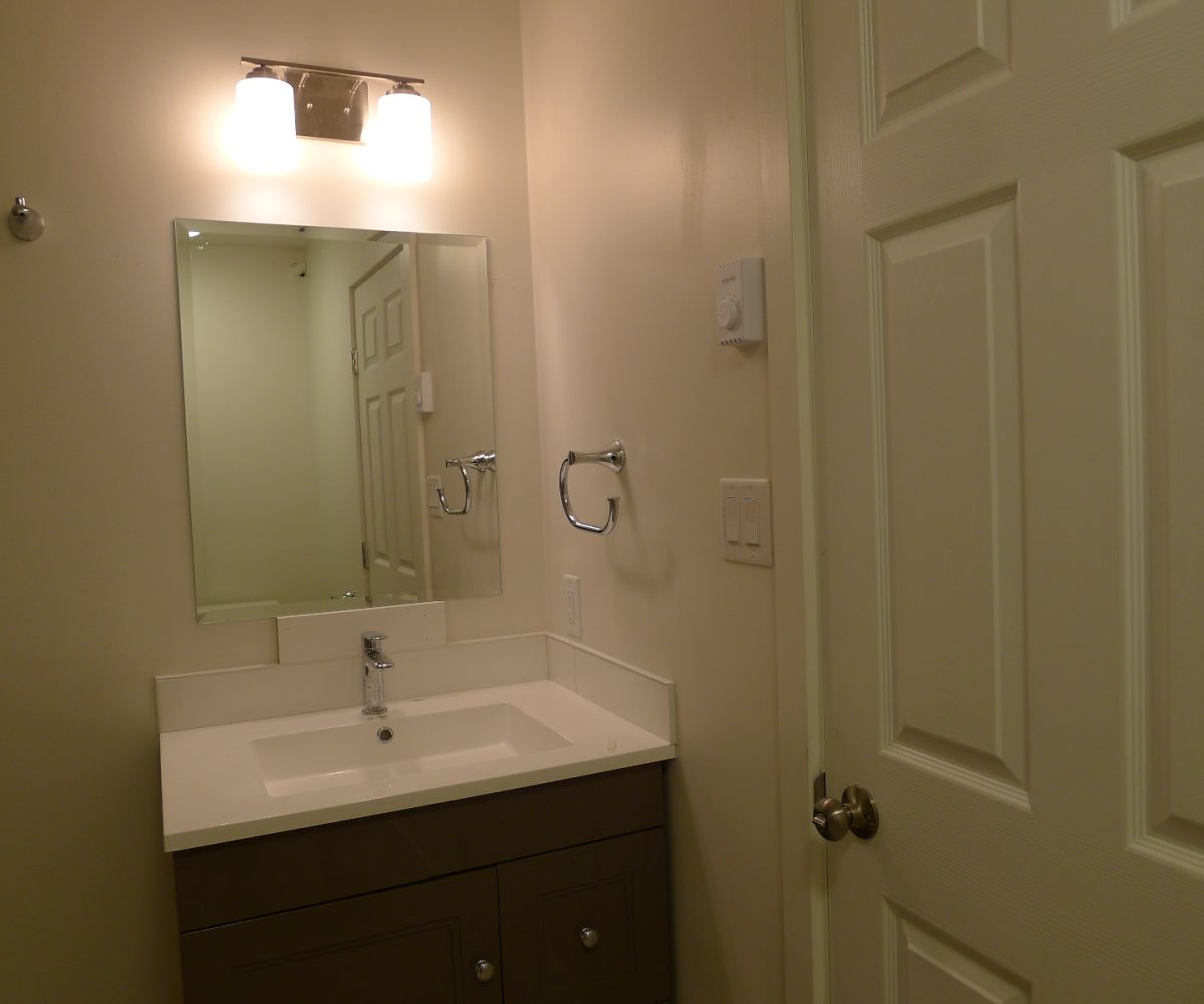 Suite - 2105 Philip Avenue, North Vancouver BC V7P 2W5