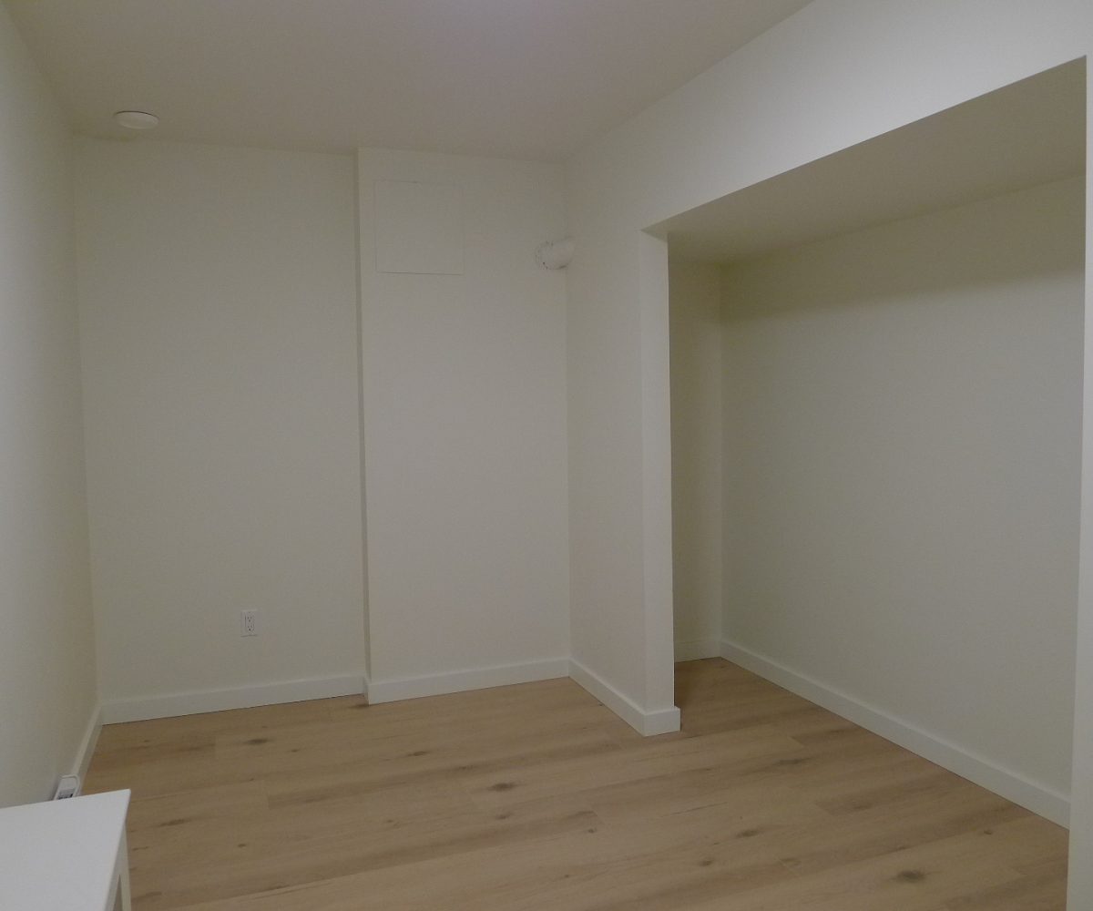Suite - 2105 Philip Avenue, North Vancouver BC V7P 2W5