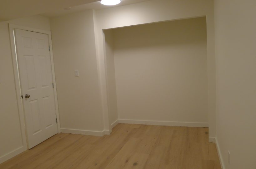 Suite - 2105 Philip Avenue, North Vancouver BC V7P 2W5