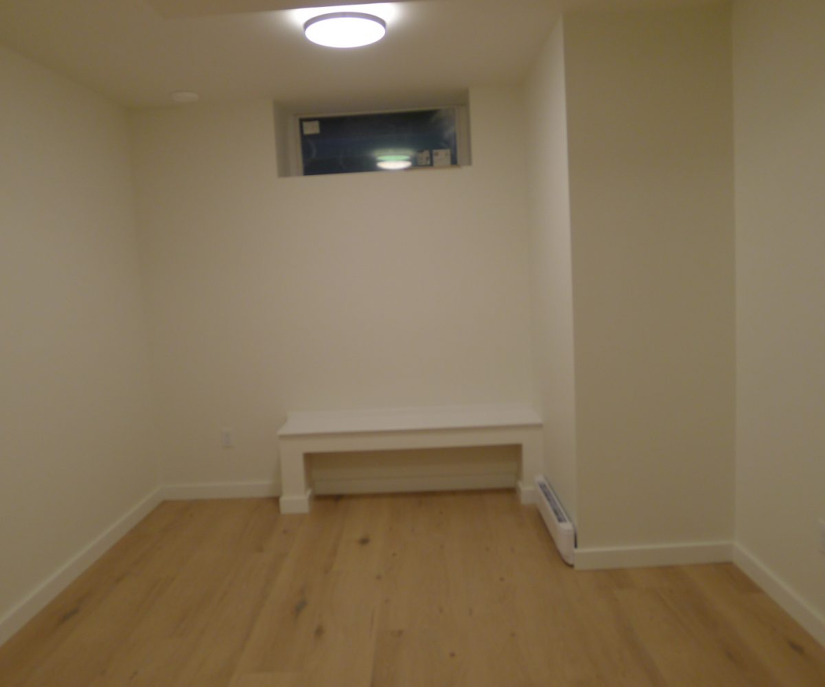 Suite - 2105 Philip Avenue, North Vancouver BC V7P 2W5