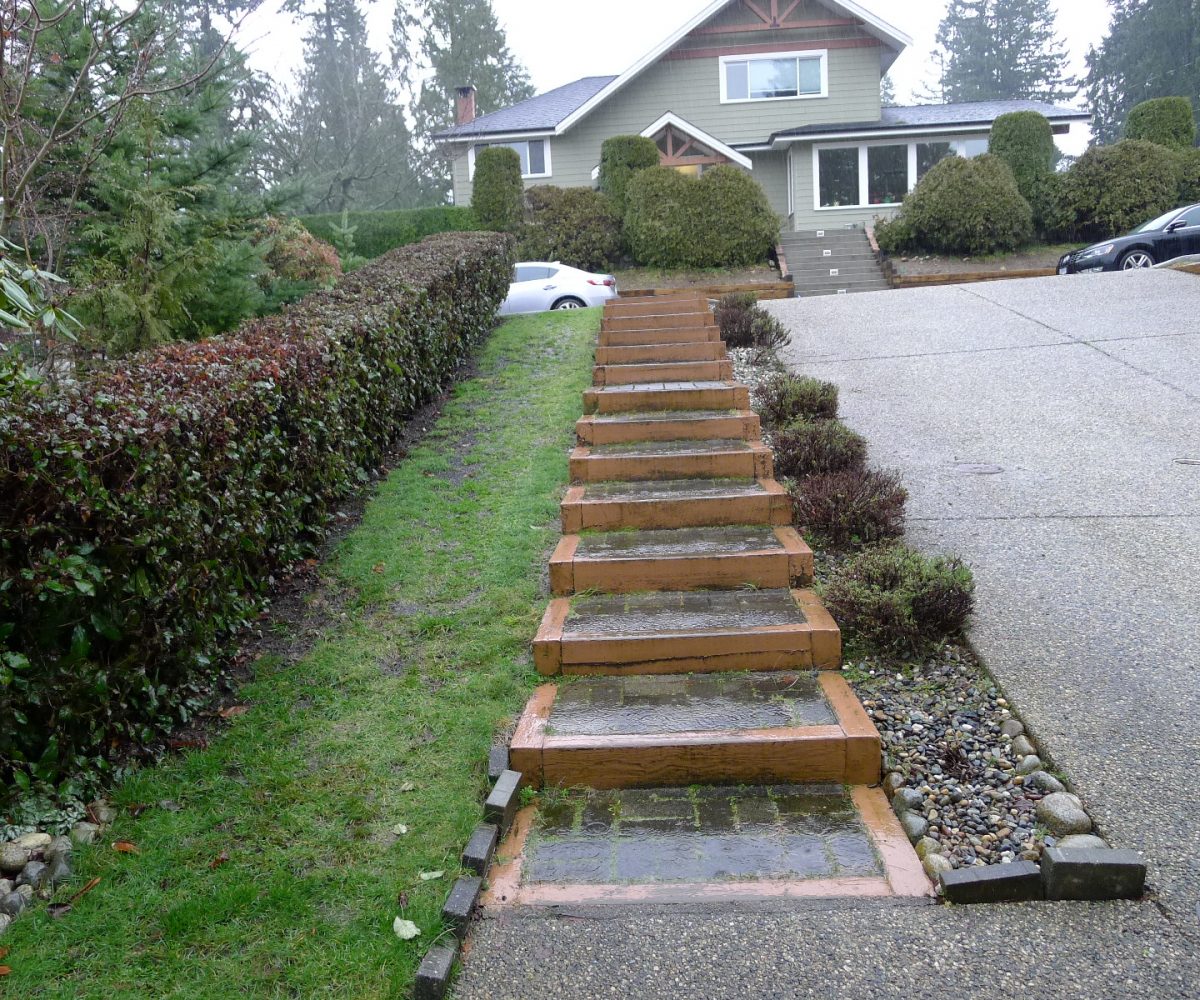 Suite - 2105 Philip Avenue, North Vancouver BC V7P 2W5