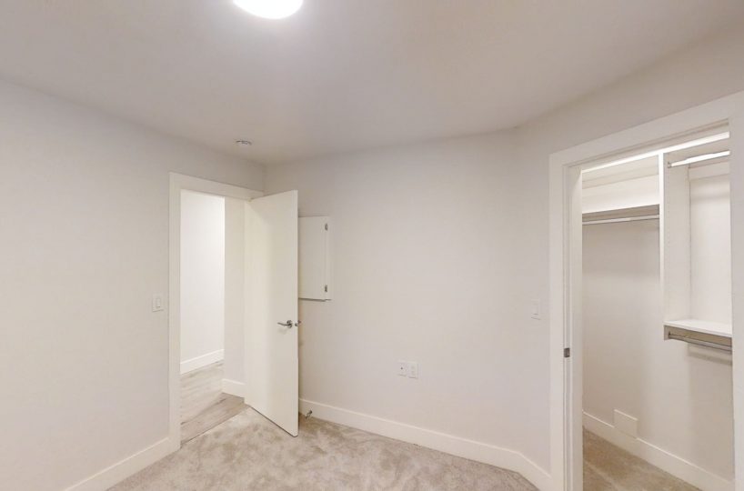 Bsmt. 4935 Cedarcrest Ave., North Vancouver, V7R 3R7