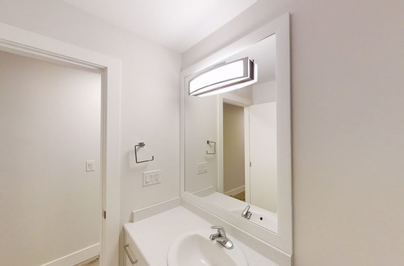 Bsmt. 4935 Cedarcrest Ave., North Vancouver, V7R 3R7