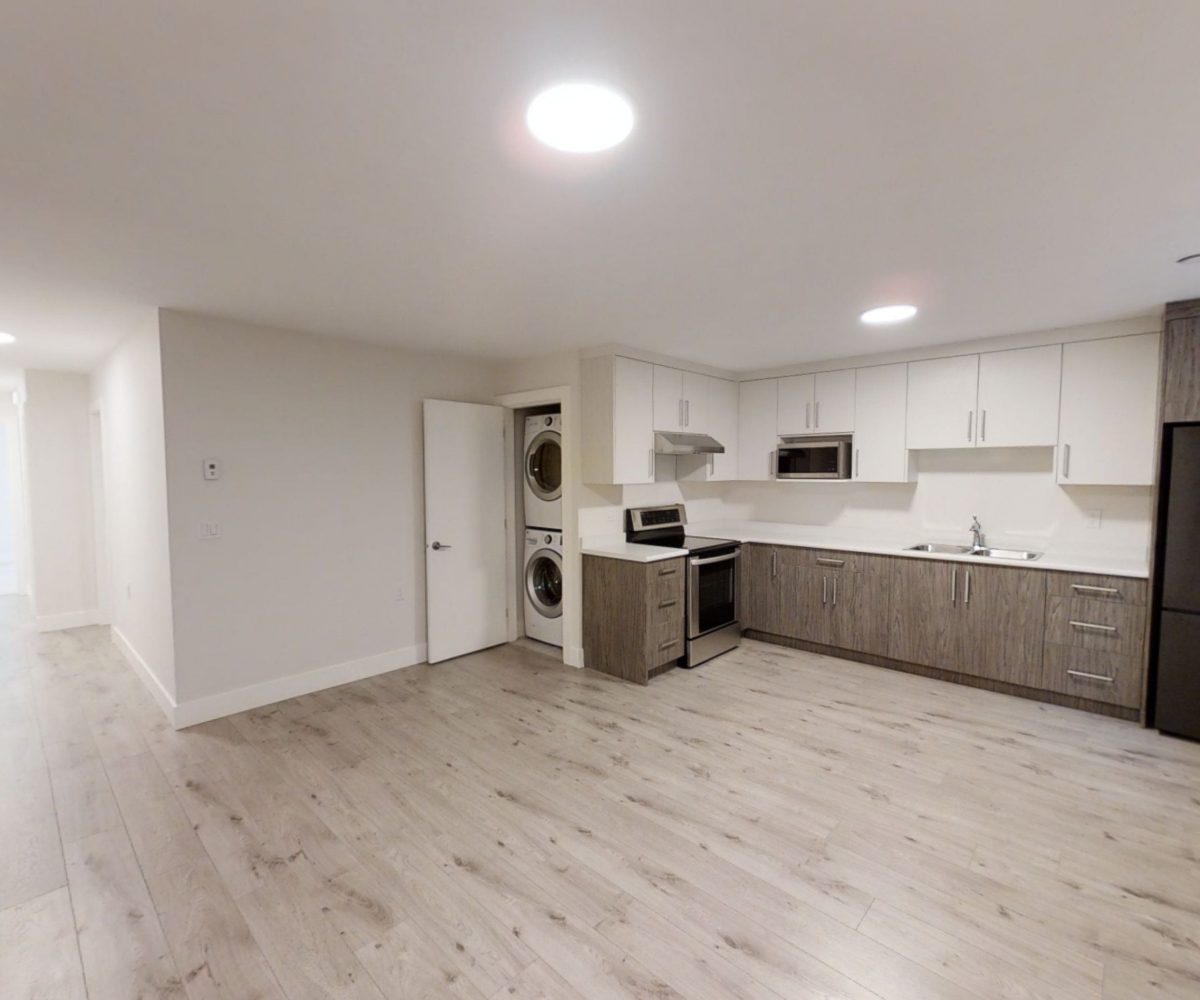 Bsmt. 4935 Cedarcrest Ave., North Vancouver, V7R 3R7