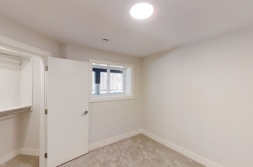 Bsmt. 4935 Cedarcrest Ave., North Vancouver, V7R 3R7