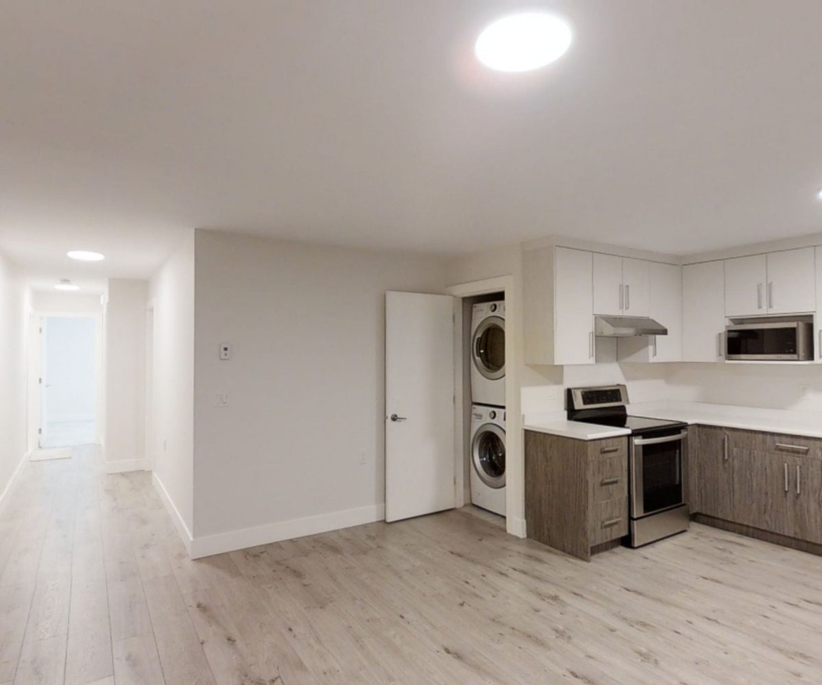 Bsmt. 4935 Cedarcrest Ave., North Vancouver, V7R 3R7