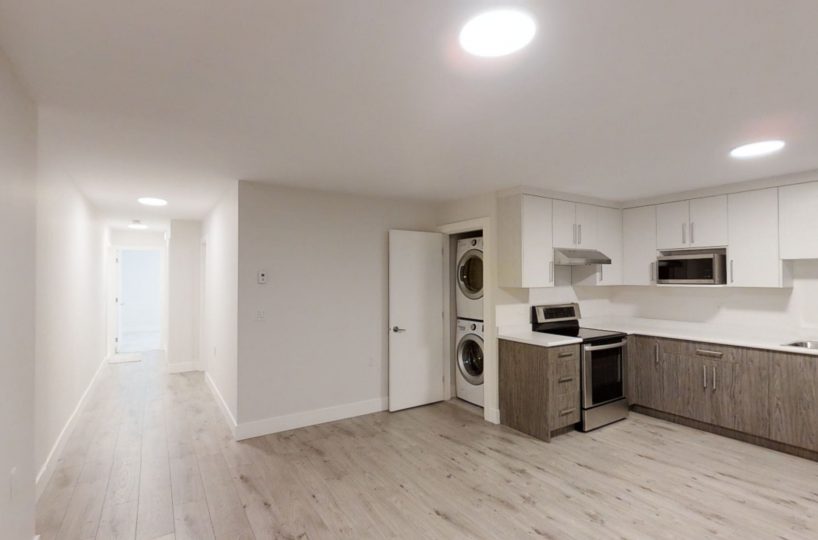Bsmt. 4935 Cedarcrest Ave., North Vancouver, V7R 3R7