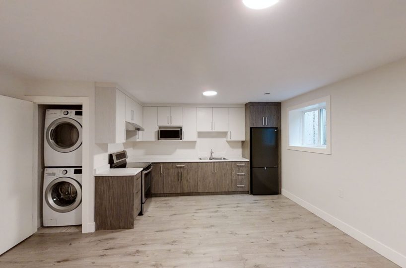 Bsmt. 4935 Cedarcrest Ave., North Vancouver, V7R 3R7