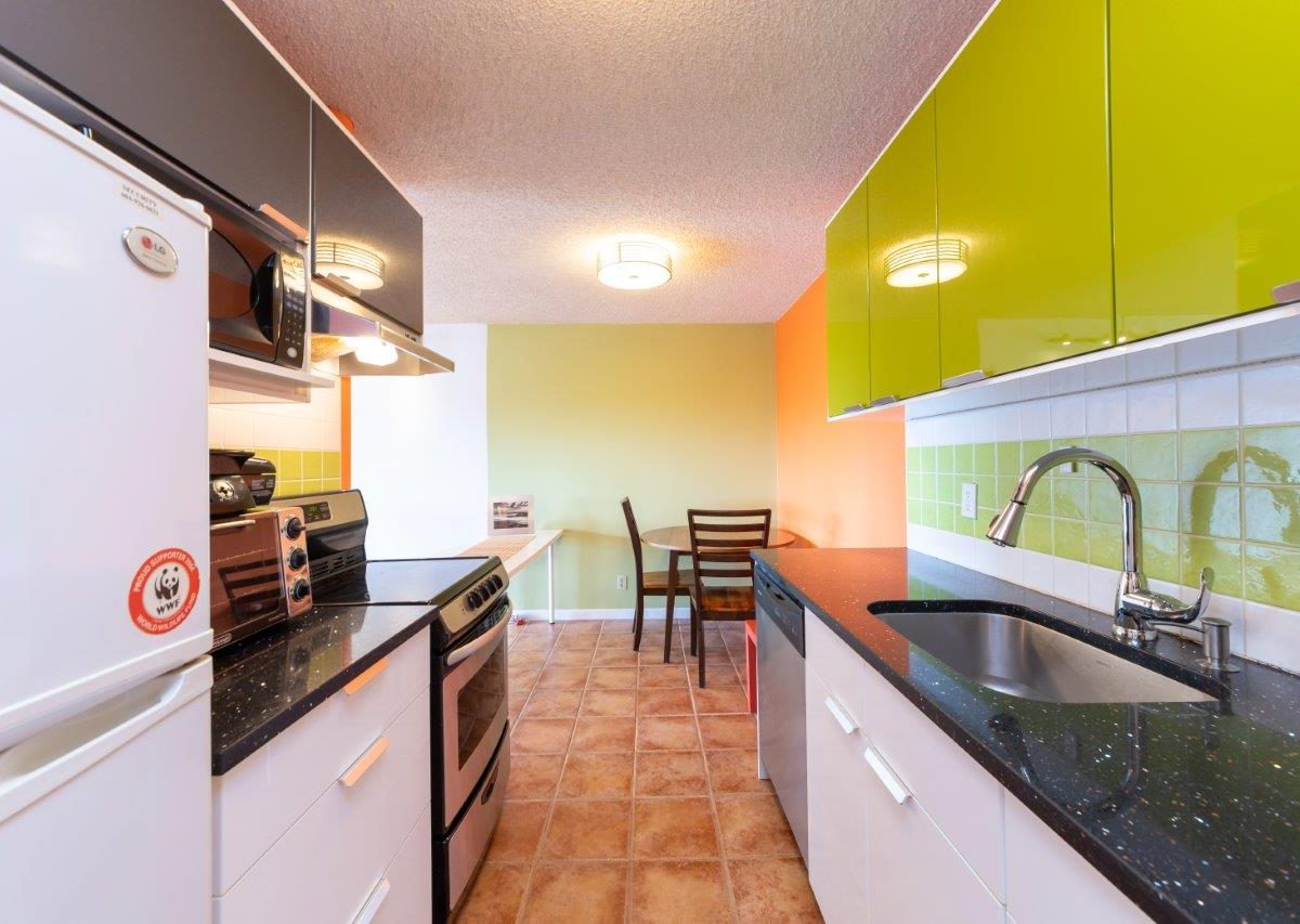 1113 - 2012 Fullerton Ave., North Vancouver, BC V7P 3E3