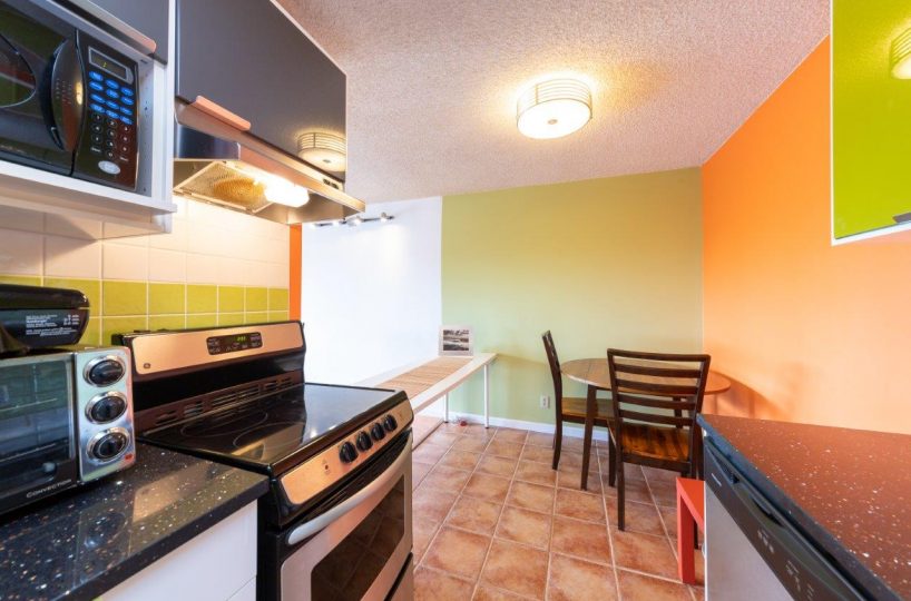1113 - 2012 Fullerton Ave., North Vancouver, BC V7P 3E3