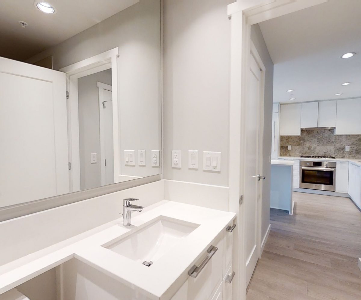 #404 - 118 Carrie Cates Court, North Vancouver BC V7M 0G6