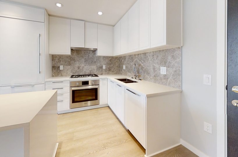 #404 - 118 Carrie Cates Court, North Vancouver BC V7M 0G6