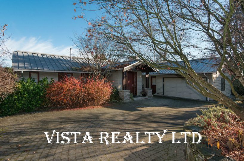 744 Roslyn Blvd, North Vancouver BC V7G 1P3