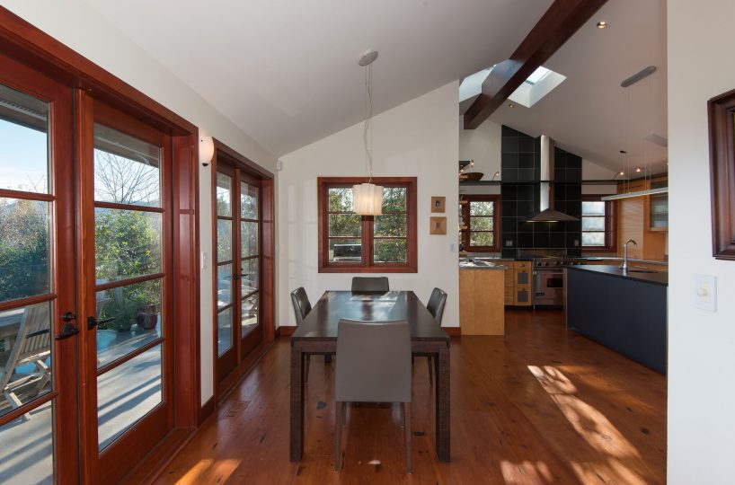 744 Roslyn Blvd, North Vancouver BC V7G 1P3