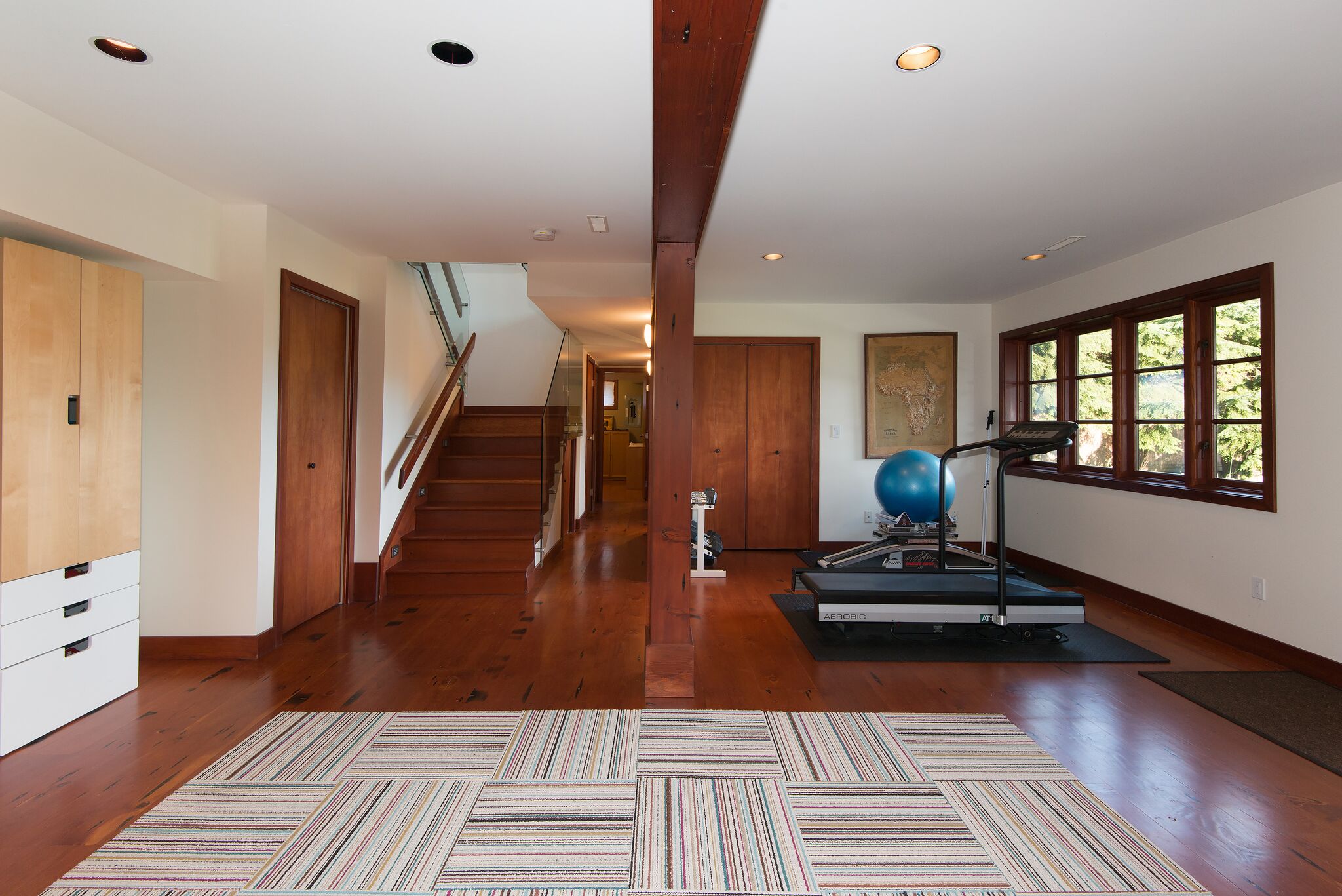 744 Roslyn Blvd, North Vancouver BC V7G 1P3 - Vista Realty - Property ...