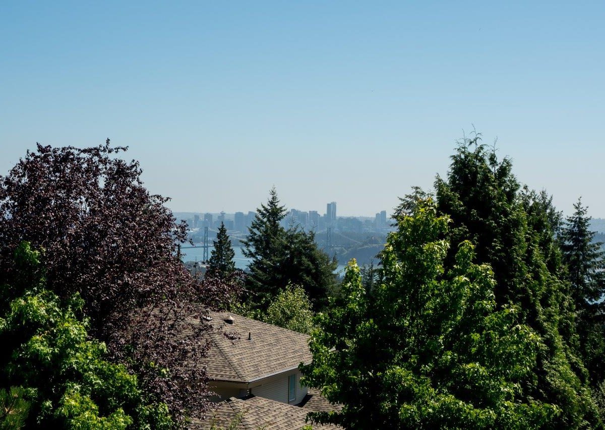 1565 Tyrol Place, West Vancouver V7S 3G5