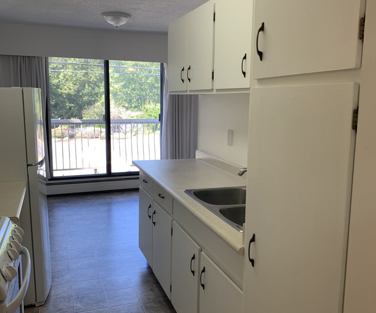 #205 - 14834 North Bluff Road, White Rock, BC, V4B 3E3