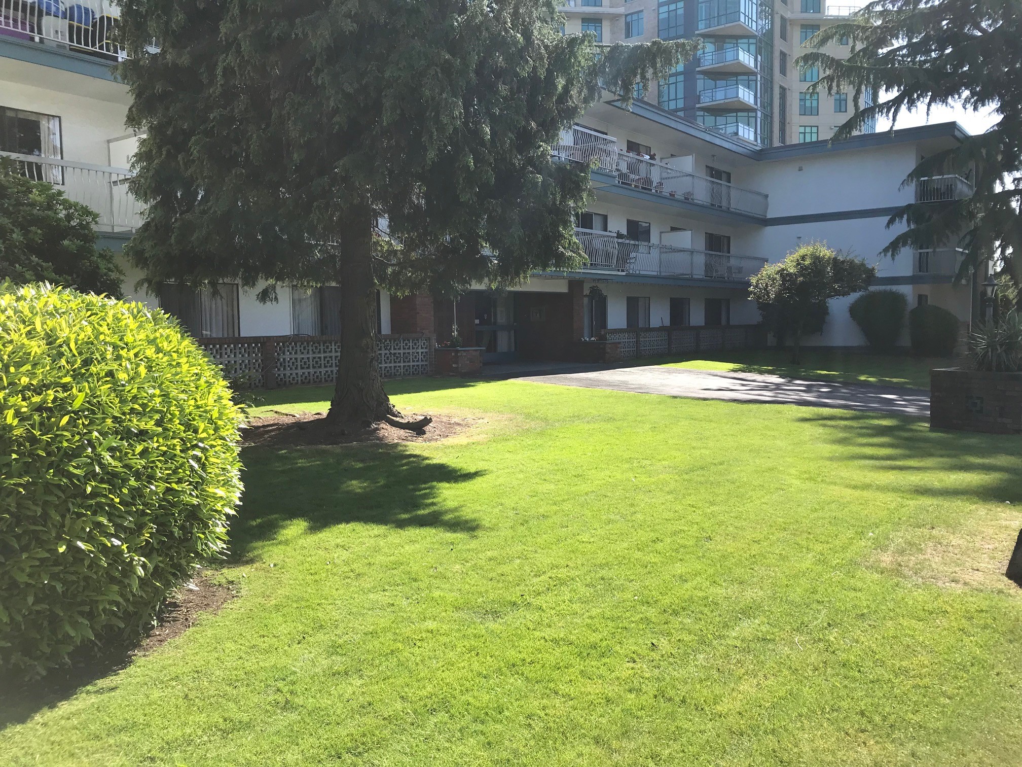 205 14834 North Bluff Road, White Rock, BC, V4B 3E3 Vista Realty Property Management 205 14834 North Bluff Road, White Rock, BC, V4B 3E3 Vista Realty Property Management