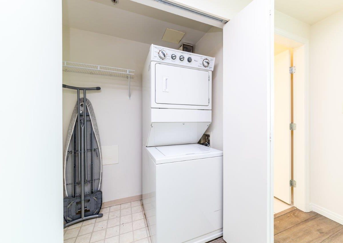 #405 - 168 E Esplanade, North Vancouver, BC V7L 4X8