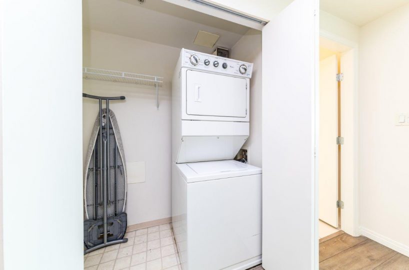 #405 - 168 E Esplanade, North Vancouver, BC V7L 4X8