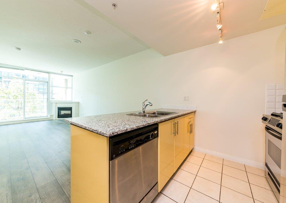 #405 - 168 E Esplanade, North Vancouver, BC V7L 4X8