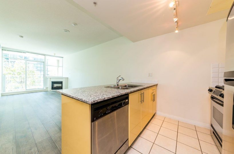#405 - 168 E Esplanade, North Vancouver, BC V7L 4X8