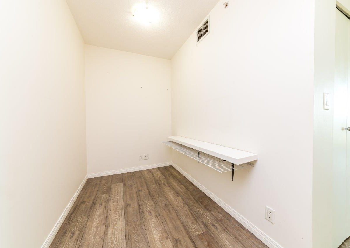 #405 - 168 E Esplanade, North Vancouver, BC V7L 4X8