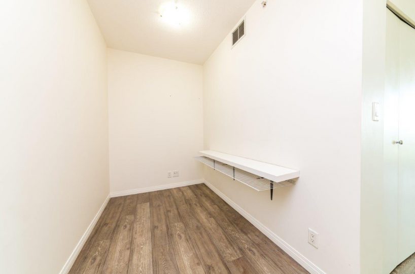 #405 - 168 E Esplanade, North Vancouver, BC V7L 4X8