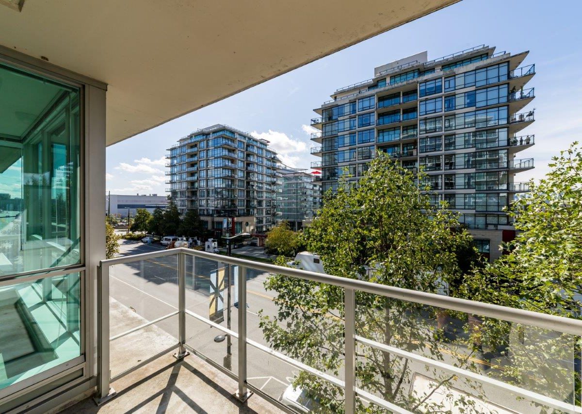 #405 - 168 E Esplanade, North Vancouver, BC V7L 4X8