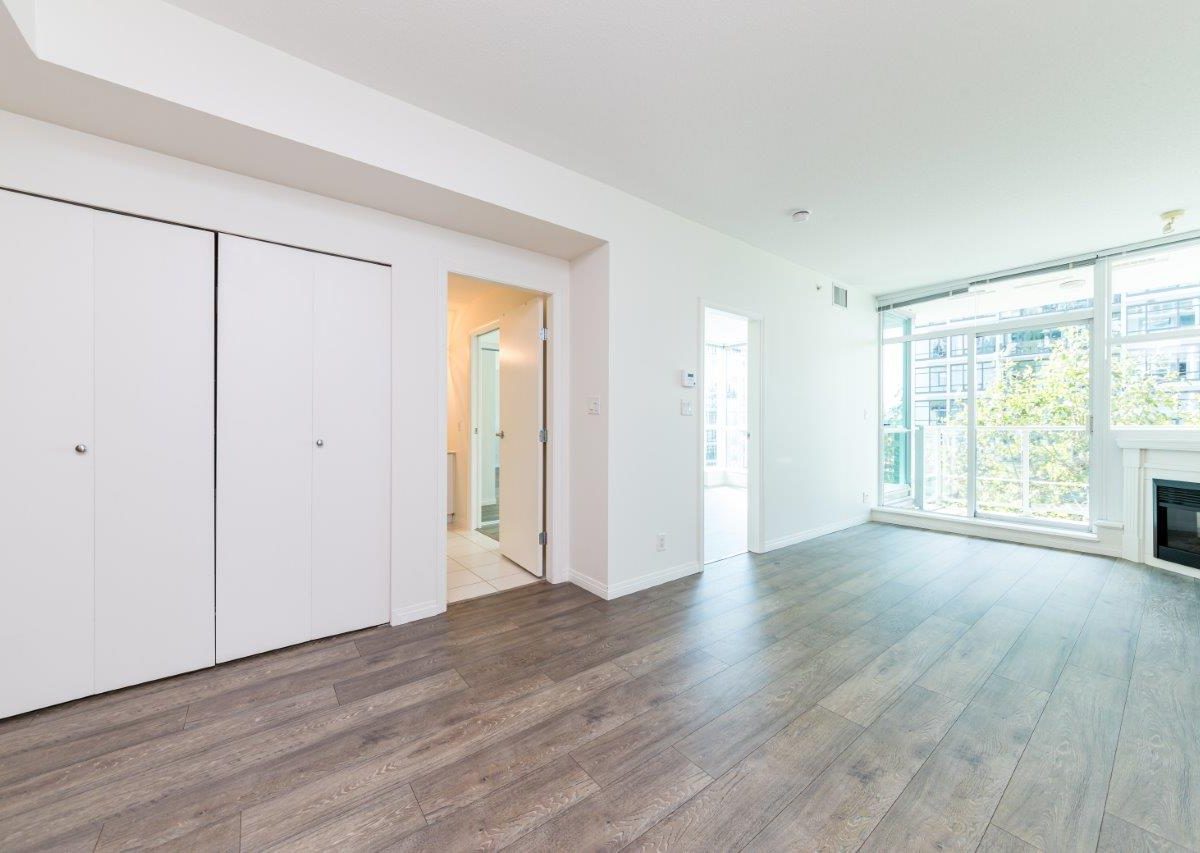 #405 - 168 E Esplanade, North Vancouver, BC V7L 4X8