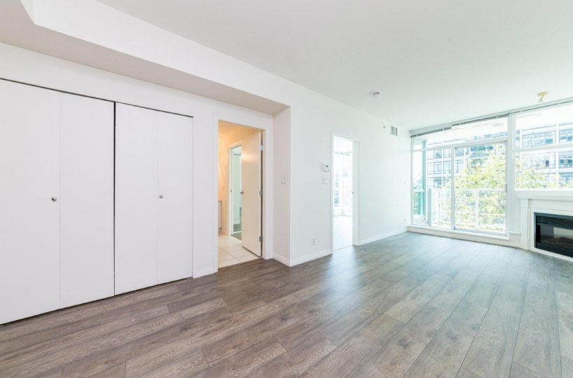 #405 - 168 E Esplanade, North Vancouver, BC V7L 4X8