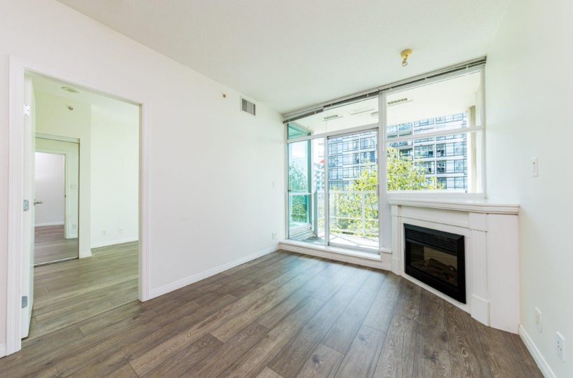 #405 - 168 E Esplanade, North Vancouver, BC V7L 4X8