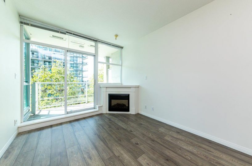 #405 - 168 E Esplanade, North Vancouver, BC V7L 4X8