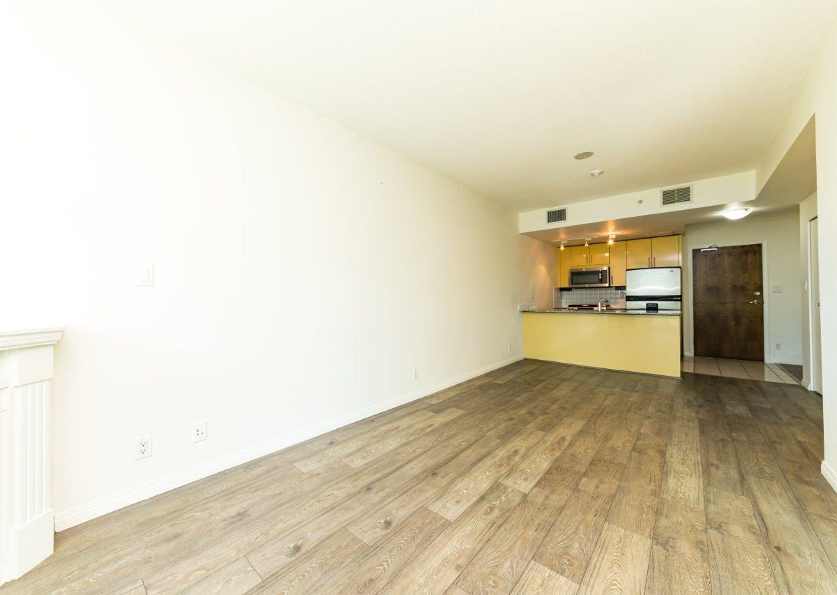 #405 - 168 E Esplanade, North Vancouver, BC V7L 4X8