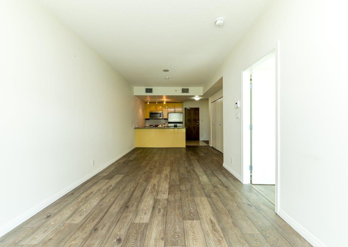 #405 - 168 E Esplanade, North Vancouver, BC V7L 4X8